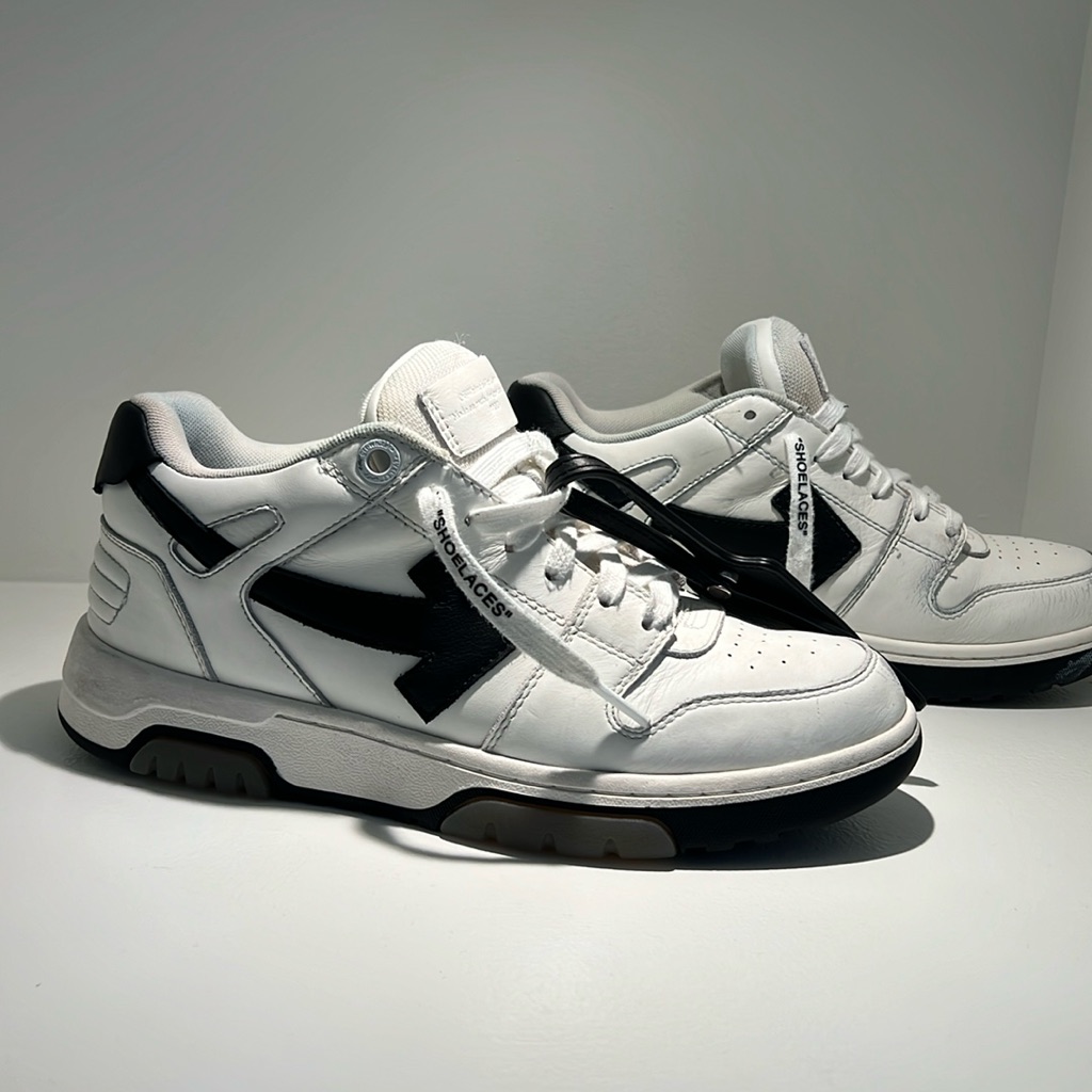 Off-White Retro Black And White Low Top Sneakers